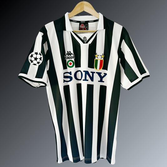 Retro Juventus Home Shirt 96/97 – FullKit