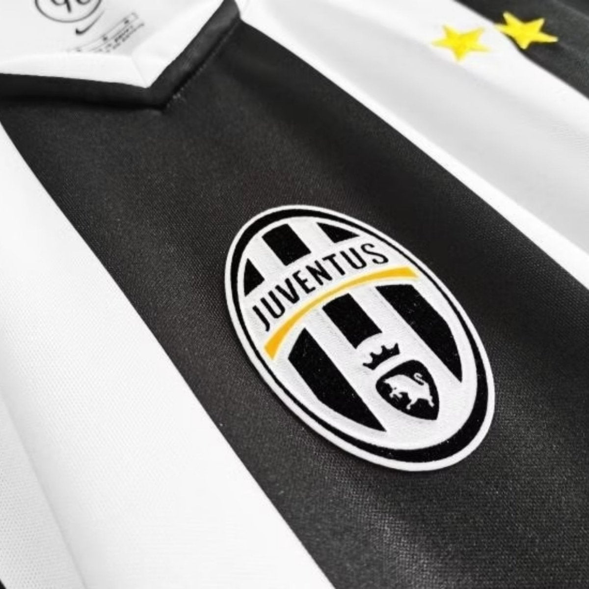 Retro Juventus Home Shirt 04/05 - FullKit image 6