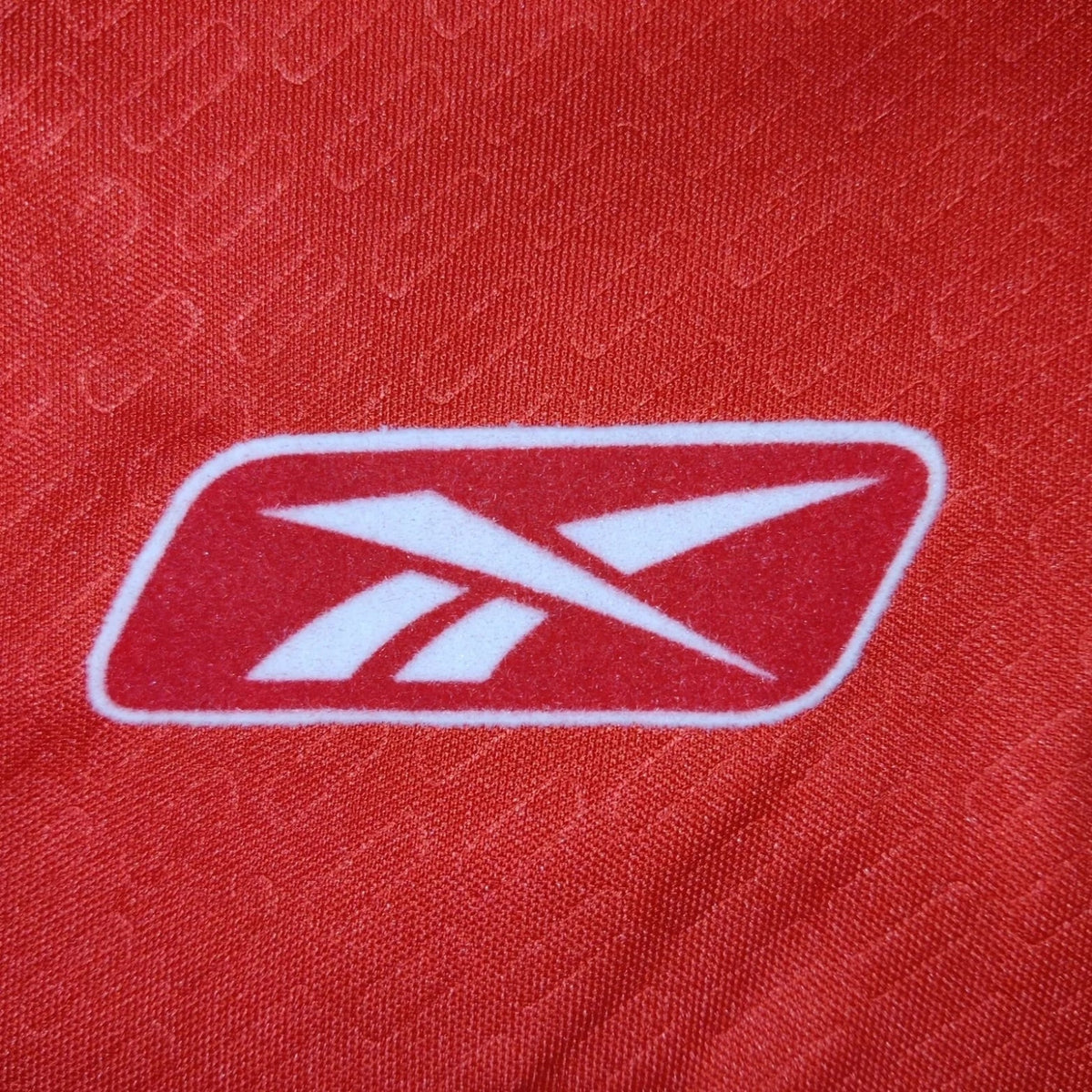 Retro Liverpool Home Shirt 04/05 - FullKit image 5