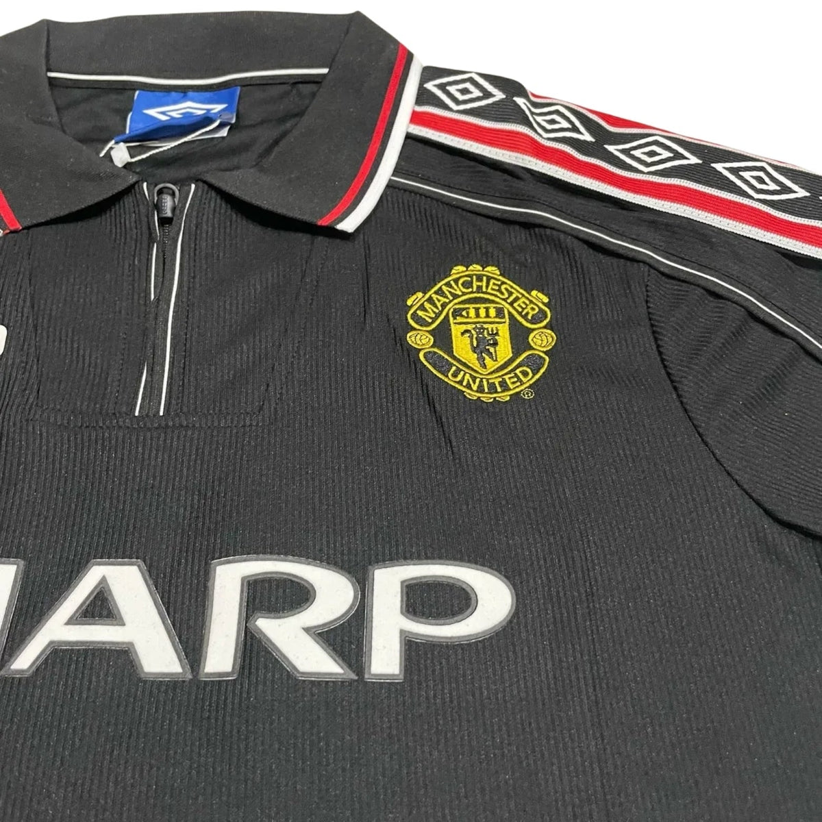 Retro Manchester United Third Shirt 98/99 - FullKit image 3