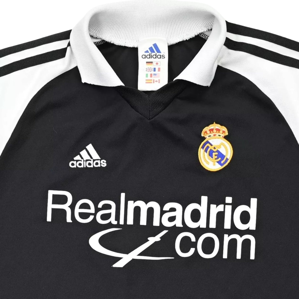 Retro Real Madrid Away Shirt 01/02 - FullKit image 3