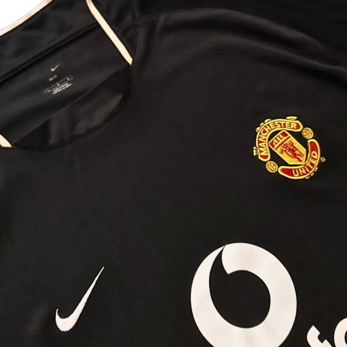 Retro Manchester United Away Shirt 04/05 - FullKit image 6