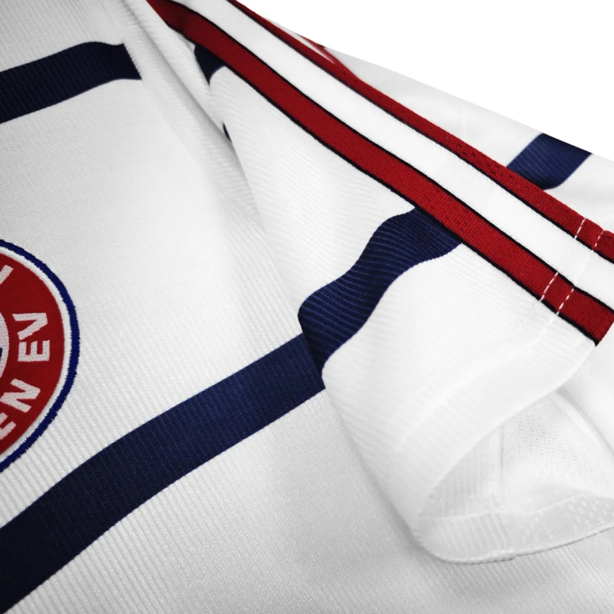 Retro Bayern Munich Away Shirt 99/00 - FullKit image 3