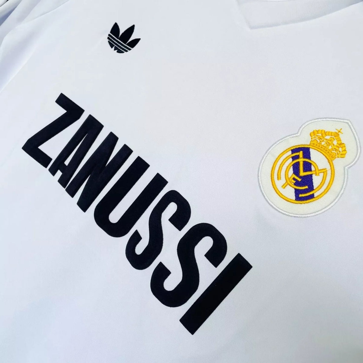 Real Madrid Home Shirt 84/85 - FullKit image 3