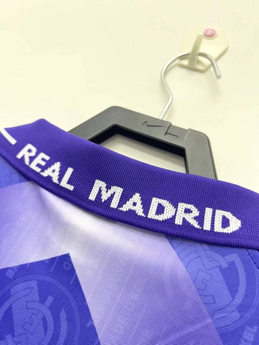 Retro Real Madrid Away Shirt 96/97 - FullKit image 7