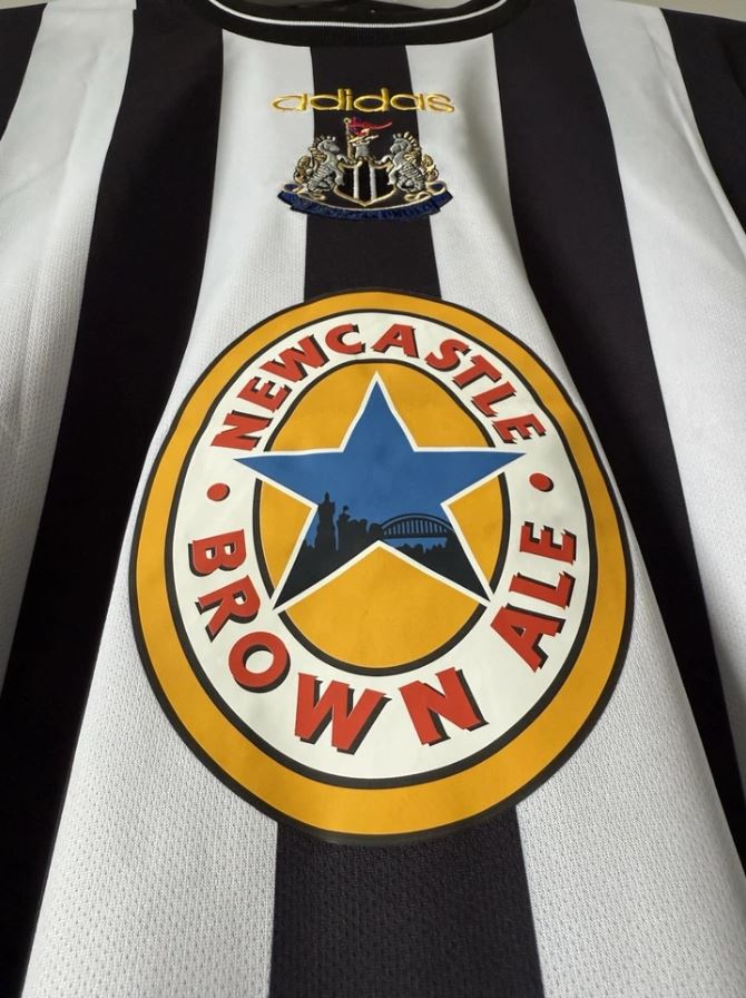 Retro Newcastle United Away Shirt 97/99 - Shearer 9 – FullKit image 4