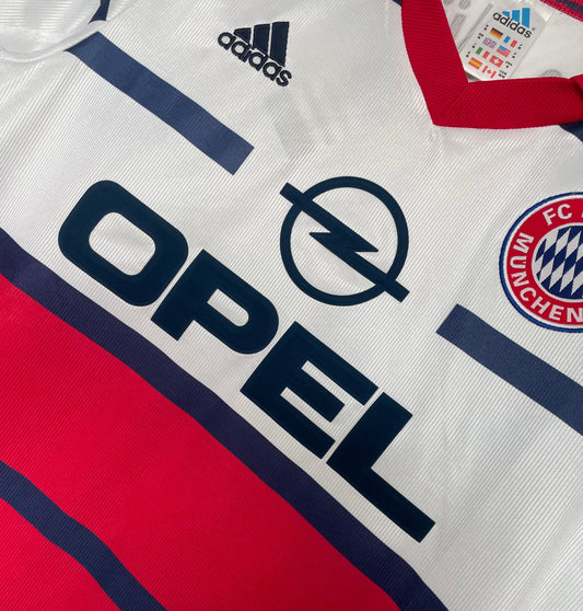 Retro Bayern Munich Home Shirt 98/99 – FullKit image 2