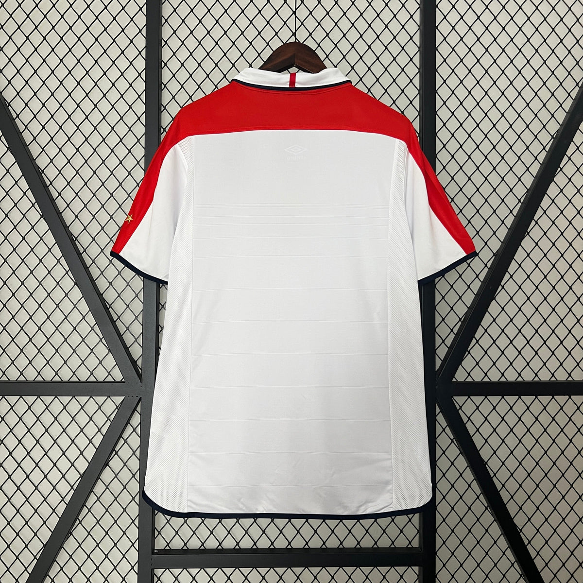 Retro England Home Shirt 2004 – FullKit image 3
