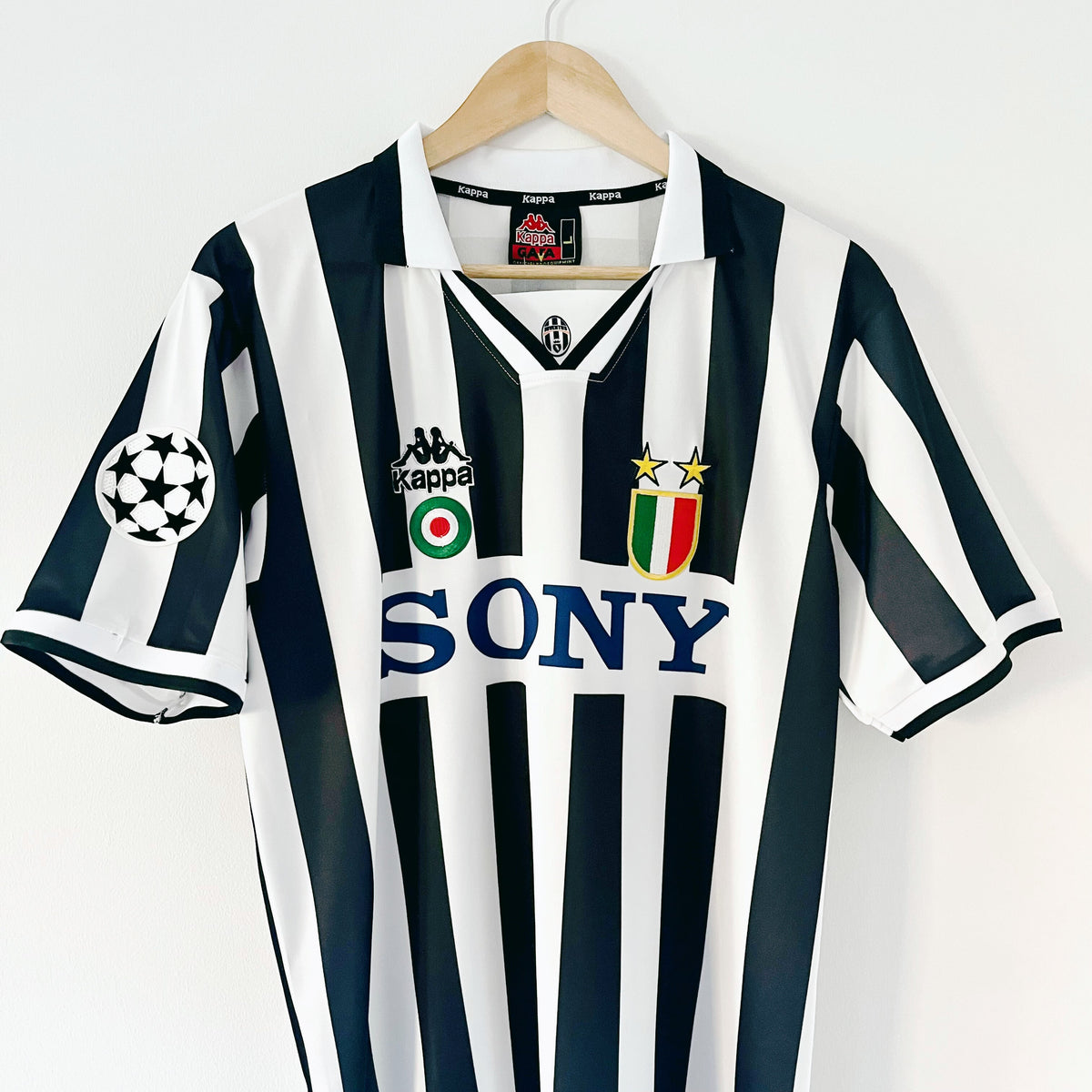 Retro Juventus Home Shirt 96/97 – FullKit image 8