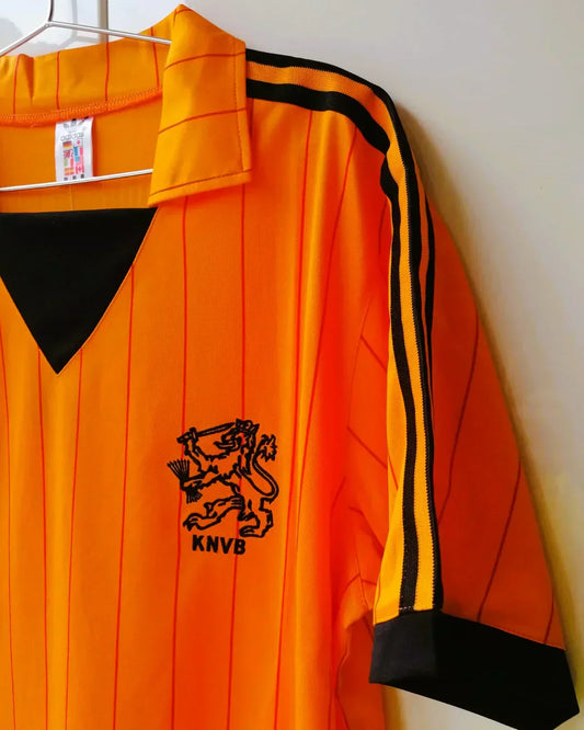 Retro Netherlands Home Shirt 74/75 – FullKit image 2