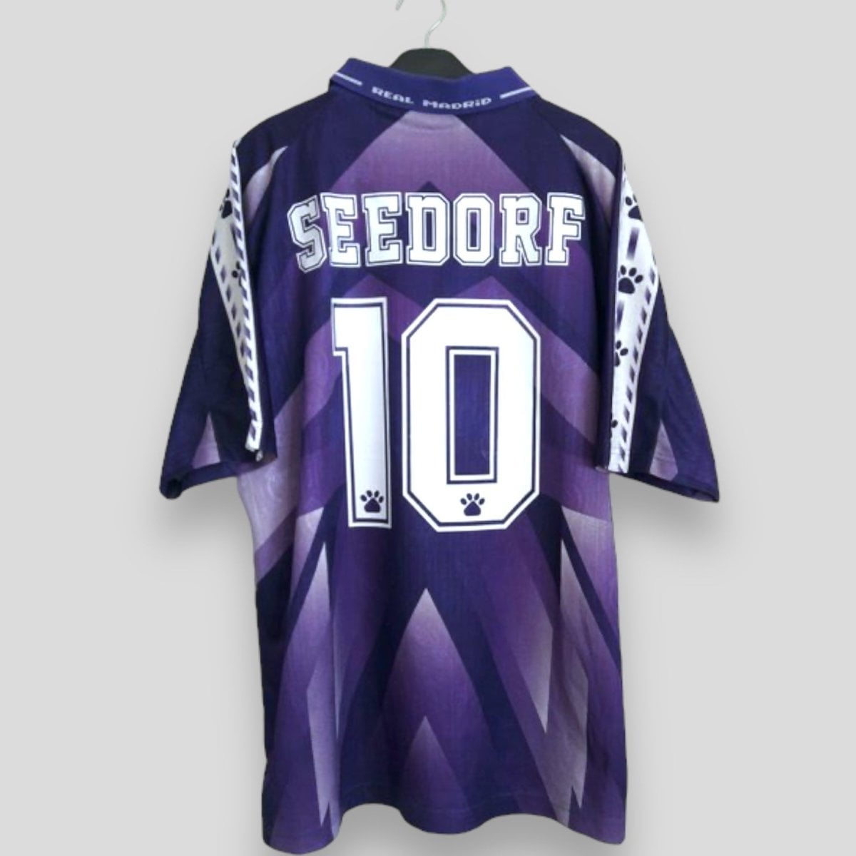 Retro Real Madrid Away Shirt 96/97 - FullKit image 3