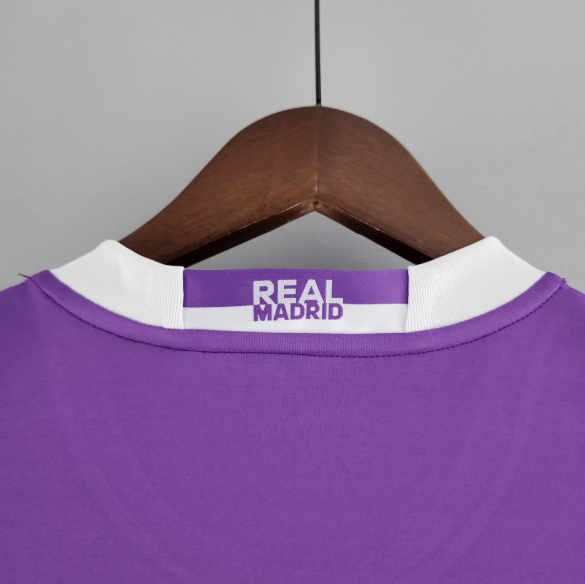 Real Madrid Away Shirt 16/17 - FullKit image 8