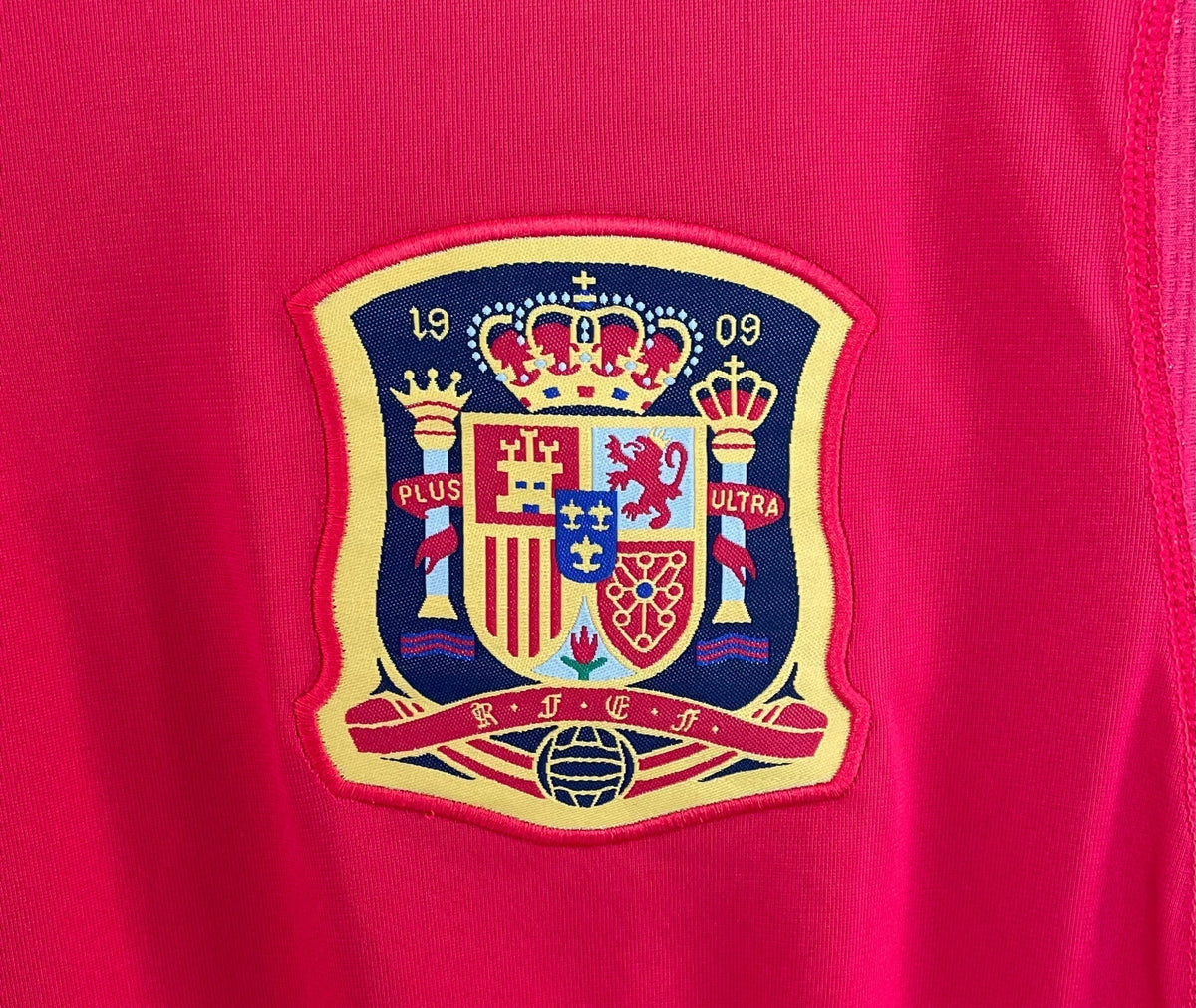 Retro Spain Home Shirt 2010 – FullKit image 2