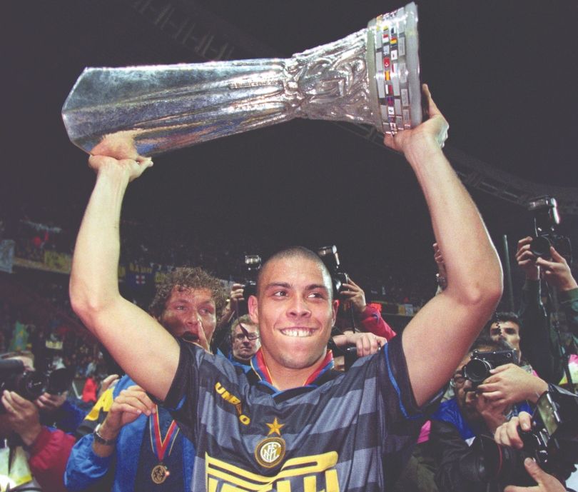 Retro Inter Milan Third Shirt 97/98 - Ronaldo 10 – FullKit image 4