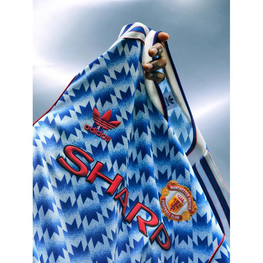 Retro Manchester United Away Shirt 90/92 – FullKit image 4