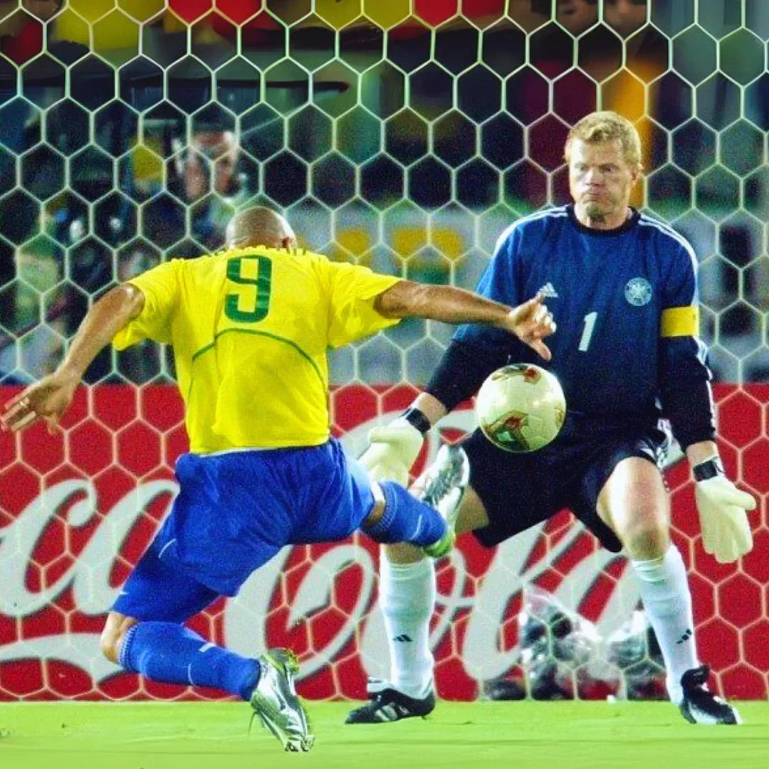 Retro Brazil Home Shirt 2002 - Ronaldo 9 – FullKit image 3