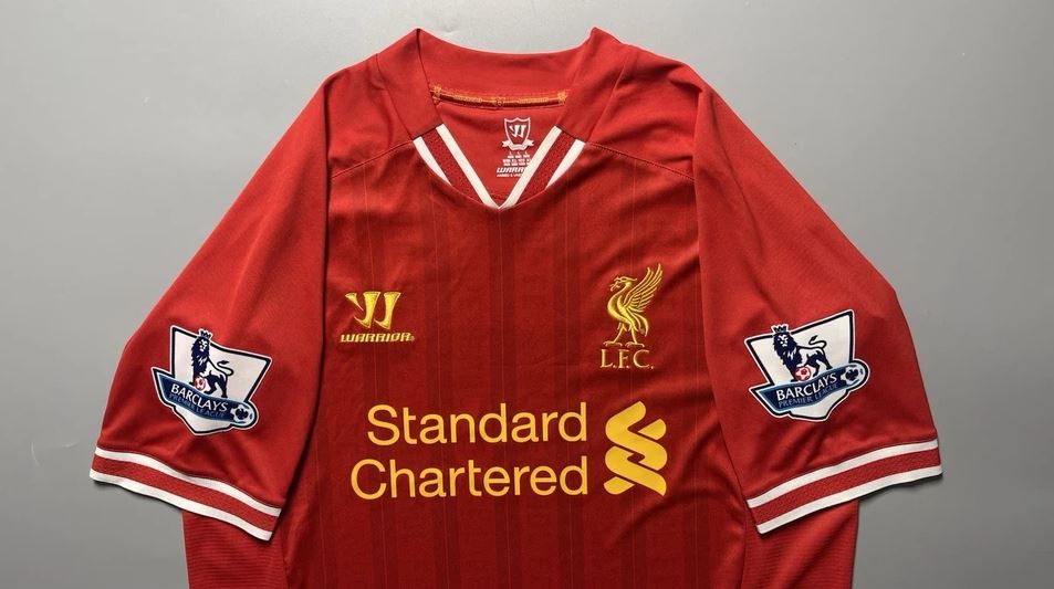Retro Liverpool Home Shirt 13/14 - Suárez 7 – FullKit image 5
